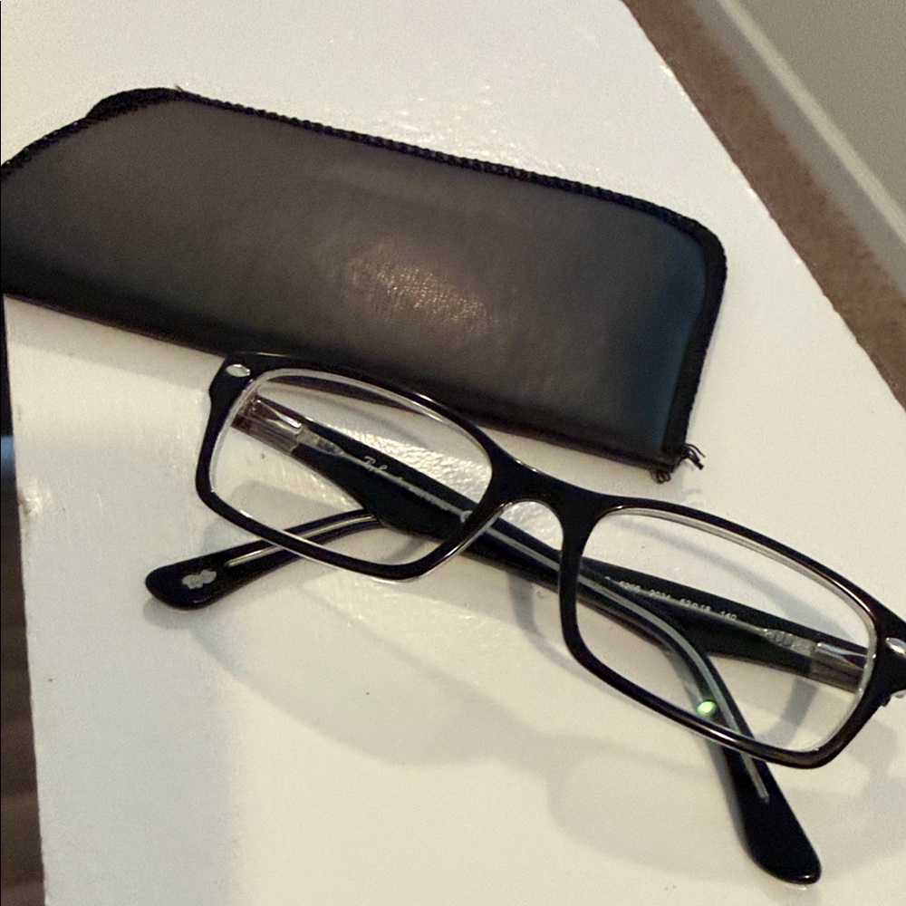 Eyeglasses. Black Stylish Ray-Ban black shell glasses.